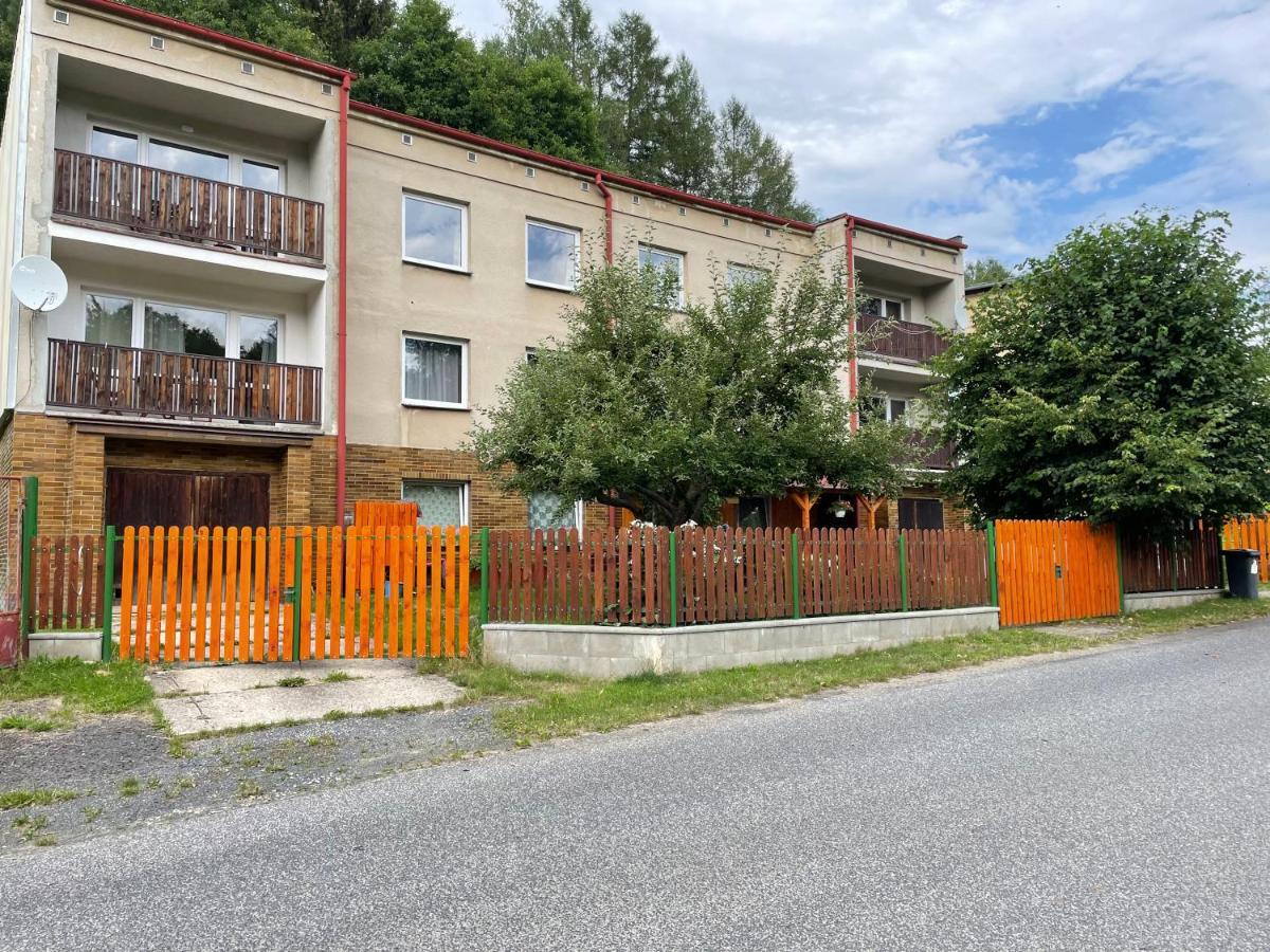 Apartmany Pod Prehradou Chřibská Exterior foto